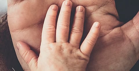 Mujer víctima de violencia recupera a su hija en Morelia tras intervención de la FGE