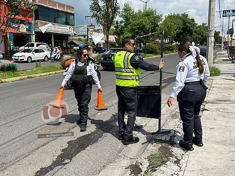 Reportan accidentes por objetos colocados en calles; Policía Morelia mantiene operativo de retiro de obstáculos