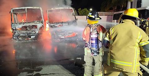 Incendio de vehículos en Terminal Sur moviliza a cuerpos de emergencia