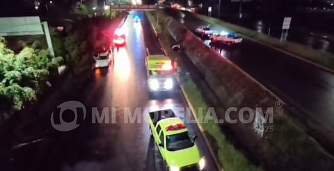 Preliminar: tres muertos deja volcadura en libramiento de Morelia
