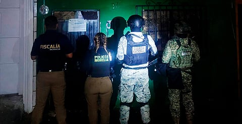 Aseguran 925 dosis de droga y detienen a un hombre en cateo en Morelia