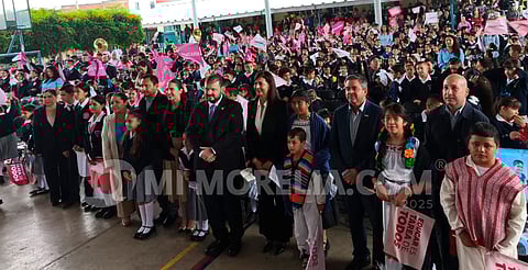 Inicia ciclo escolar 2025-2026 en Michoacán con clases en los 113 municipios
