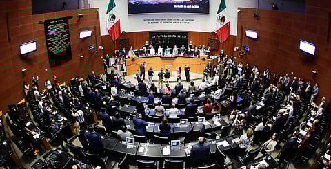 Reforma de 40 horas no será discutida en este periodo: Monreal