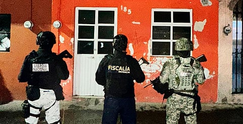 Cateo en Las Flores; aseguran metanfetamina y detienen a dos