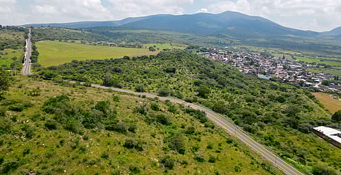 Vialidades modernas y accesibles impulsarán el turismo en Huandacareo: Rogelio Zarazúa