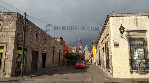¡Saca el paraguas! Prevén lluvias y tormentas esta tarde en Morelia