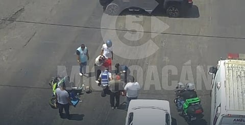 Motociclista se accidenta en Morelia; no saben quién es