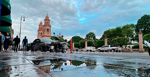 ¡No guardes el paraguas! Se prevén lluvias para Morelia este lunes