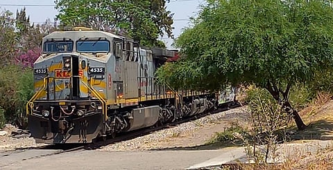 Buscarían que tren de pasajeros pase por Morelia