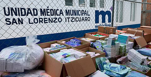 Alfonso Martínez entrega medicamentos a clínicas municipales