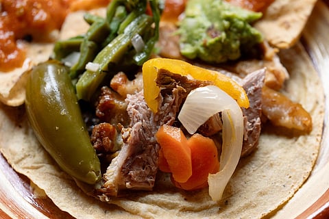 Carnitas de Michoacán, certificación que protege, da valor y abre mercados: Sedeco