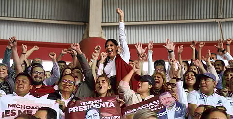 Gaby Molina agradeció el apoyo a la educación con becas para miles de michoacanos