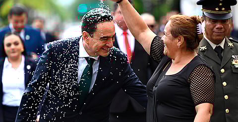 Carlos Soto encabezó desfile el 215 Aniversario del Inicio de la Independencia de México
