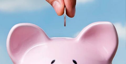 ¿Tienes dinero en el banco? En 2026 podrías pagar impuesto solo por ahorrarlo