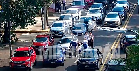 Choque genera caos vial en avenida Ventura Puente de Morelia