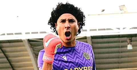 Memo Ochoa, entre los 5 porteros más goleados del mundo