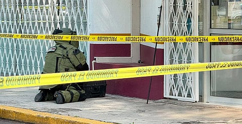 Activan protocolo por granada hallada afuera del INM en Morelia; atacante no retiró el seguro