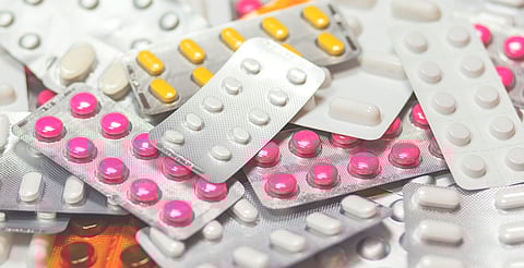 ¿Por qué no hay medicinas? Gobierno señala empresas culpables
