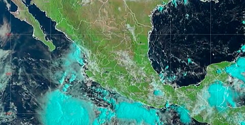 Narda se convierte en huracán categoría 1; Michoacán, en alerta