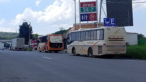 Toman caseta de Panindícuaro en la autopista Maravatío-Zapotlanejo