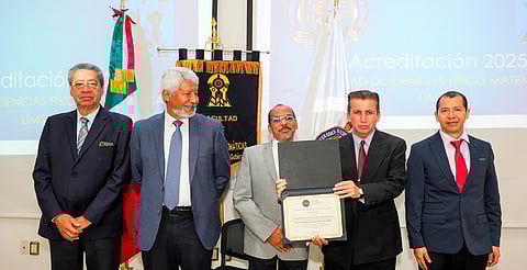 Licenciatura en Ciencias Físico Matemáticas obtiene reacreditación; garantiza la formación de profesionales calificados
