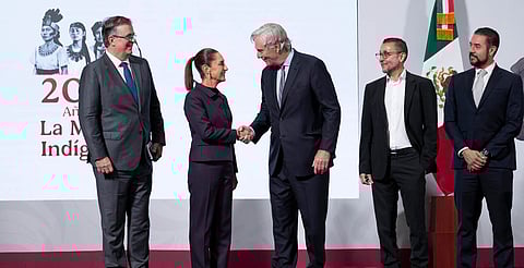Anuncia Sheinbaum inversión de 4 mil 800 mdd de CloudHQ para construcción de 6 centros de datos en Querétaro
