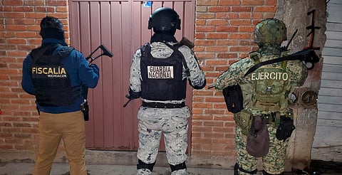 FGE detiene a hombre tras catear domicilio y hallar metanfetamina, en Morelia