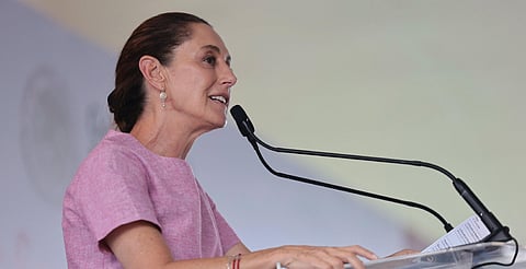 La presidenta no tiene fuero, tampoco lo necesitan legisladores”, dijo en Palacio Nacional