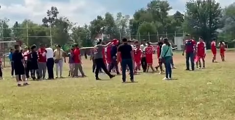Aseguran que un adulto de la porra rival agredió a un menor de edad