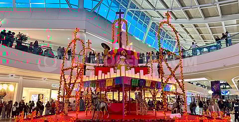 Con color y tradición, Espacio Las Américas presenta su altar monumental de Día de Muertos