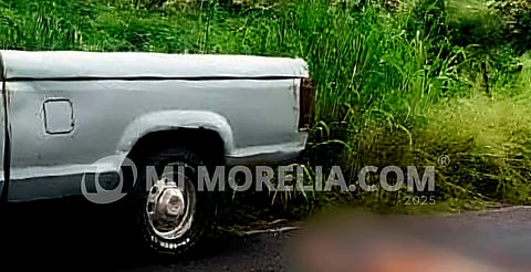 Hallan cuerpo decapitado en carretera de Tierra Caliente; era empleado recolector de basura