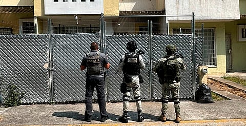 Catean casa en Villas del Pedregal y hallan más de 500 dosis de metanfetamina y 25 de marihuana, en Morelia