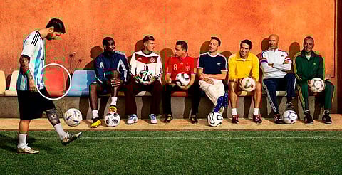 El color rojo del asiento genera teorías sobre el próximo campeón del mundo