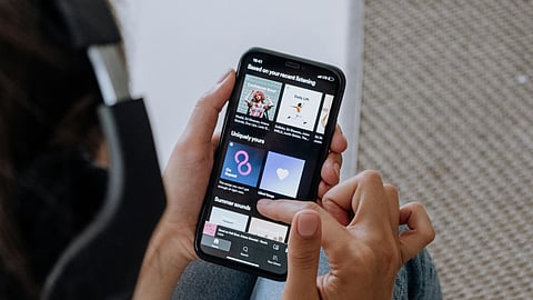 Habla, pide y escucha: ChatGPT llega a Spotify