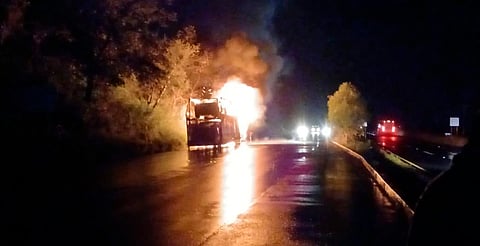 Se incendia vehículo sobre la carretera Pátzcuaro–Morelia