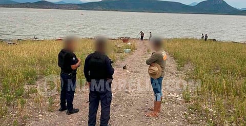 Hallan cuerpo de hombre con reporte de desaparecido en la Presa Infiernillo