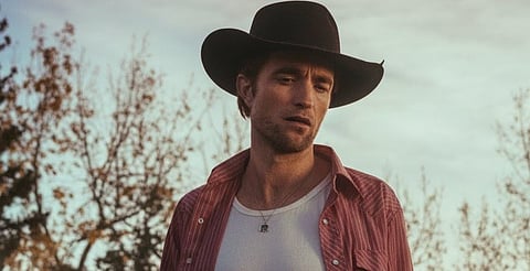 ¿Robert Pattinson lanza EP? Se filtra listado de temas inéditos