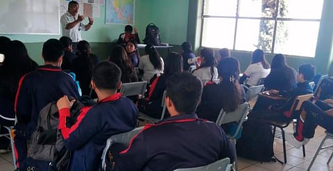 Necesidad de maestro y financiamiento federal, requisitos para otorgar plazas a normalistas: SEE