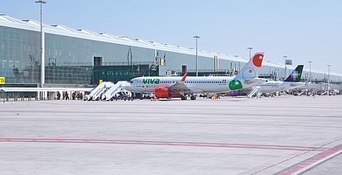 Reportan cancelación de todos los vuelos de pasajeros y carga de Estados Unidos a México