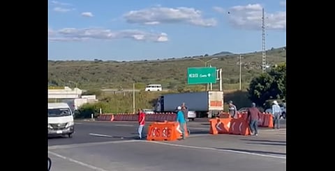 Reactivan bloqueos en Michoacán;  no hay acuerdos con gobierno, dicen campesinos