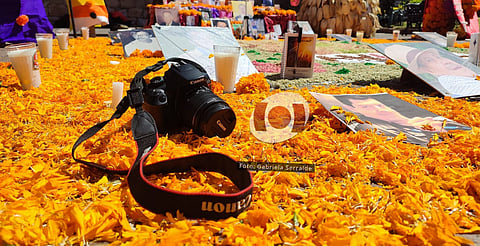 Montan altar en memoria de periodistas fallecidos en Michoacán