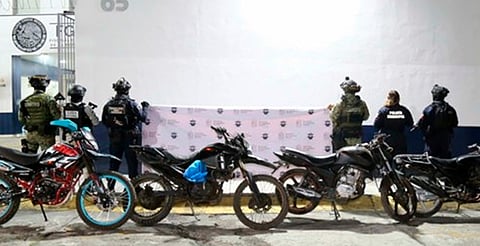Caen tres menores de edad con armas largas en Michoacán; FGR les imputa delito federal