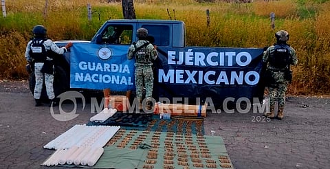Aseguran más de 50 kilos de explosivos en camioneta abandonada en Cotija, Michoacán