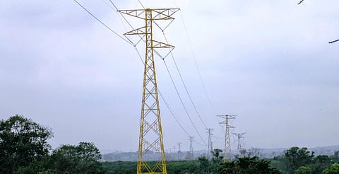 Promete federación electrificación universal para Michoacán