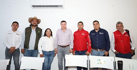 Fortalece diputado Vicente Gómez respaldo al sector cañero