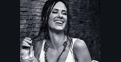 FOTO: Captan a Ana La Salvia en Japón a años alejada de la televisión