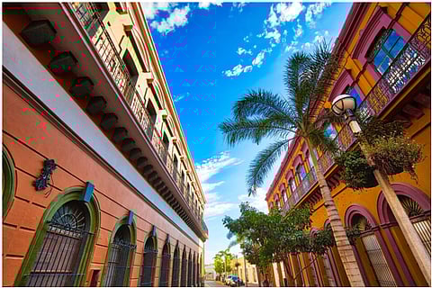 callejon dentro de hotel Hacienda México
