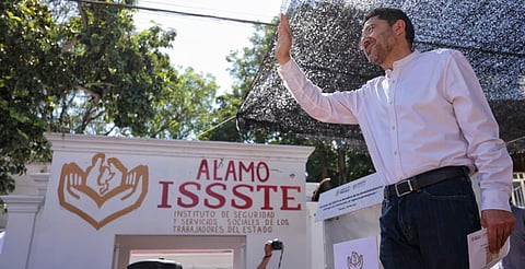 ISSSTE reabre unidad médica en Álamo tras inundaciones; Martí Batres supervisa avances