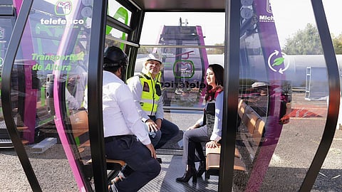 Llegan a Morelia primeras cabinas del teleférico; obra va al 48%: Bedolla