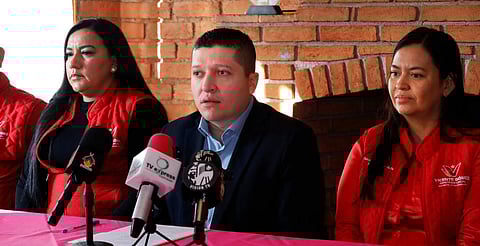 Continúan gestiones, acciones y entrega de apoyos subsidiados en la Casa Enlace Tacámbaro